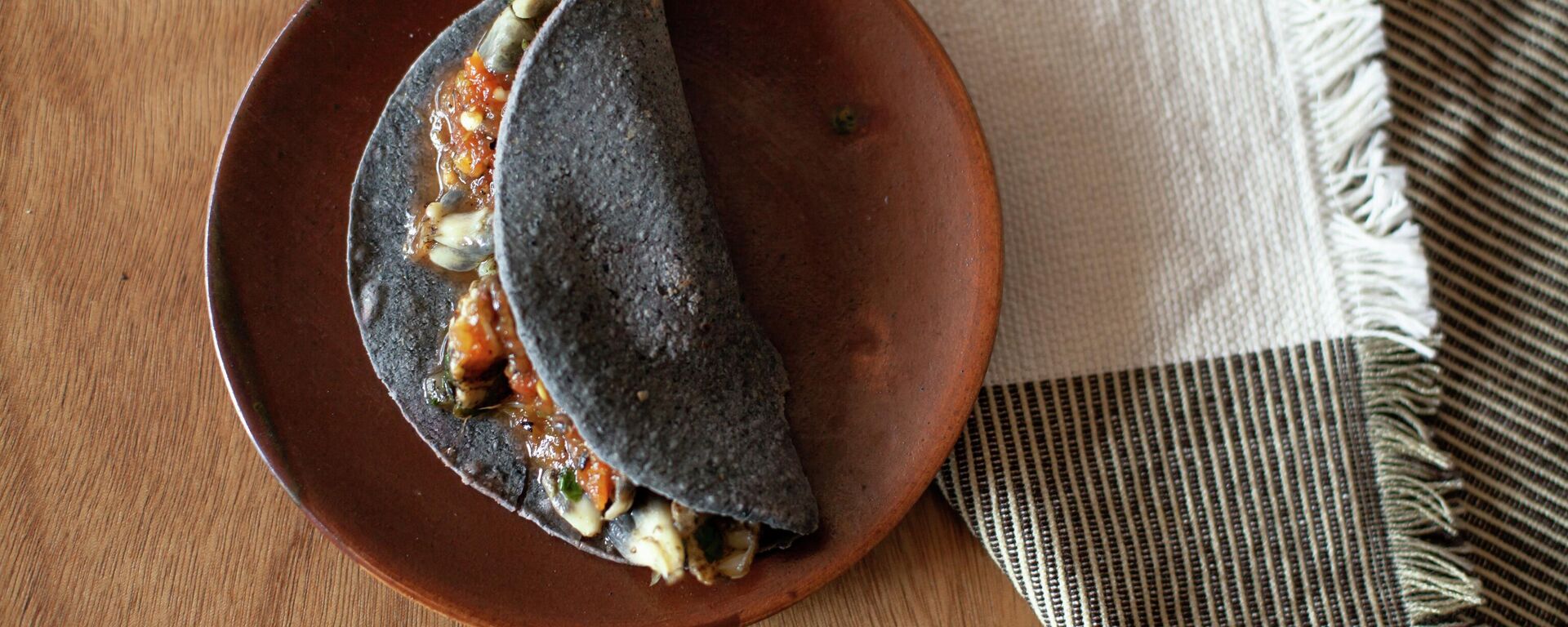 Quesadilla rellena de champiñones con salsa - Sputnik Mundo, 1920, 09.11.2021