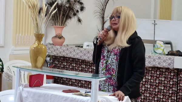Jacqueline Chanel, pastora trans de la iglesia evangélica Séfora, de Sao Paulo, dirigida especialmente al colectivo LGTBIQIA+ - Sputnik Mundo