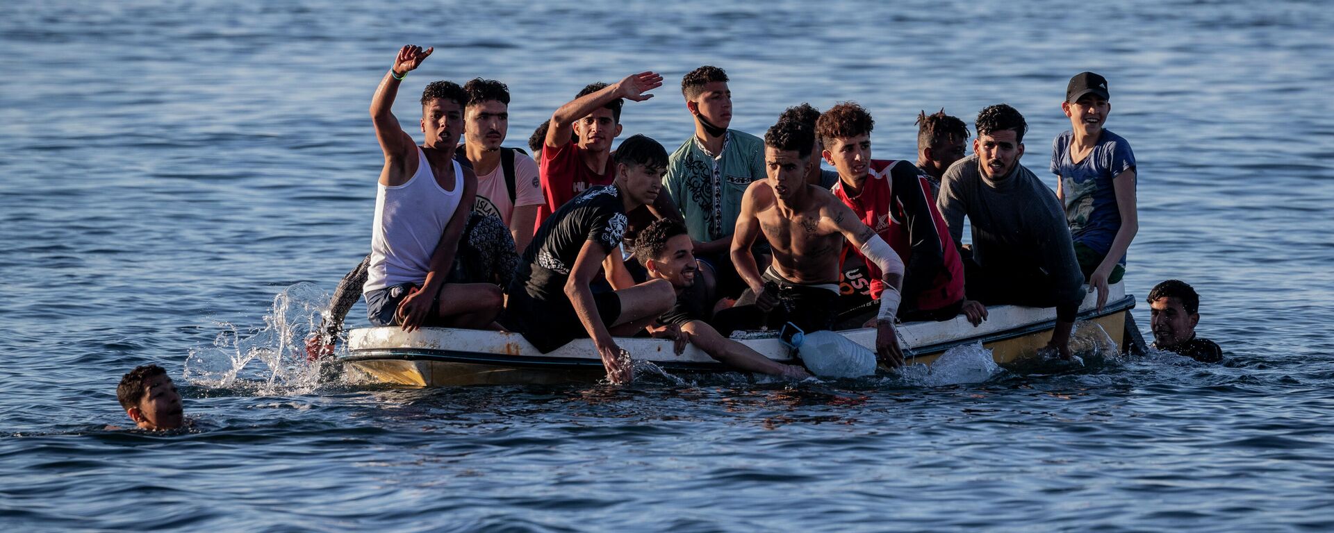 Migrantes en el mar Mediterráneo (archivo) - Sputnik Mundo, 1920, 11.11.2021