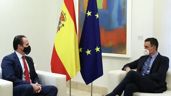 El presidente del Gobierno español, Pedro Sánchez, se reunió con el presidente del Banco Interamericano de Desarrollo (BID), Mauricio Claver-Carone - Sputnik Mundo