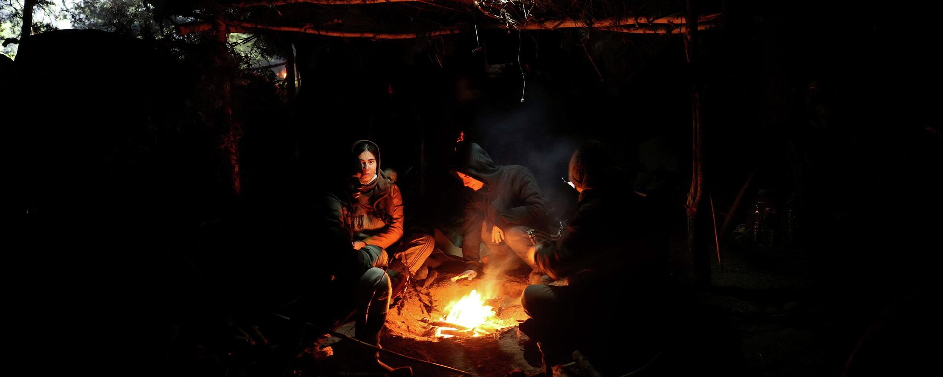 Migrantes reunidos en la frontera entre Polonia y Bielorrusia - Sputnik Mundo, 1920, 14.11.2021