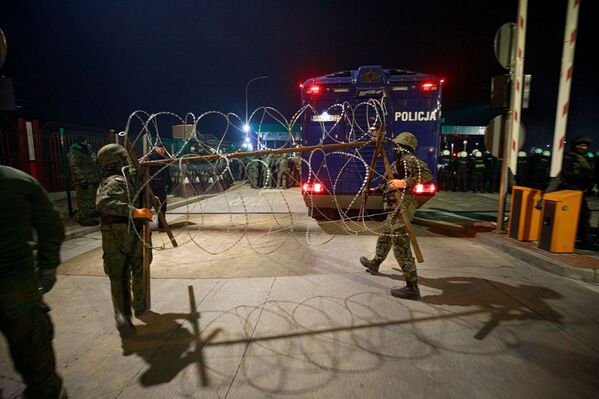 No obstante, 3 ciudades alemanas —Múnich, Erlangen y Núremberg— han manifestado su disposición a aceptar a los refugiados que están en la frontera polaco-bielorrusa. - Sputnik Mundo