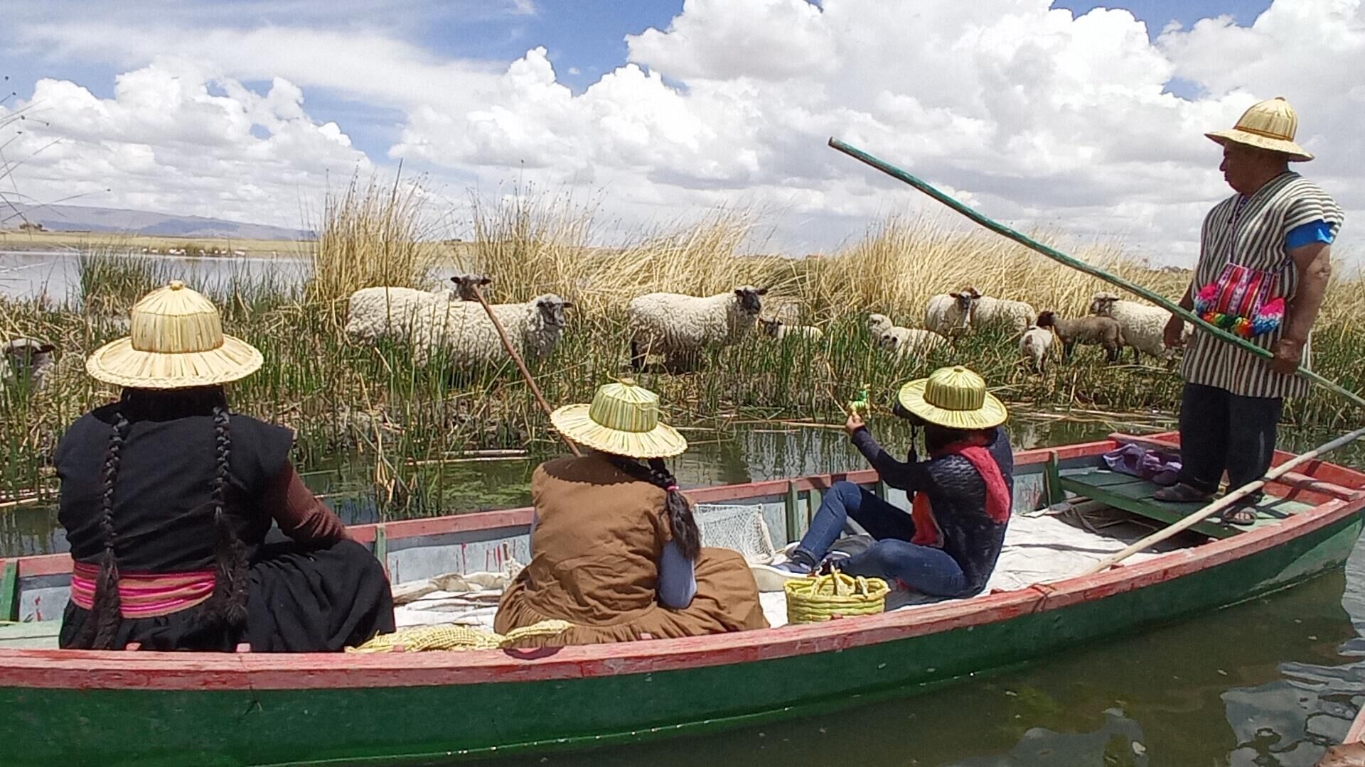 Indígenas de la comunidad uru en el lago Titicaca - Sputnik Mundo, 1920, 16.11.2021