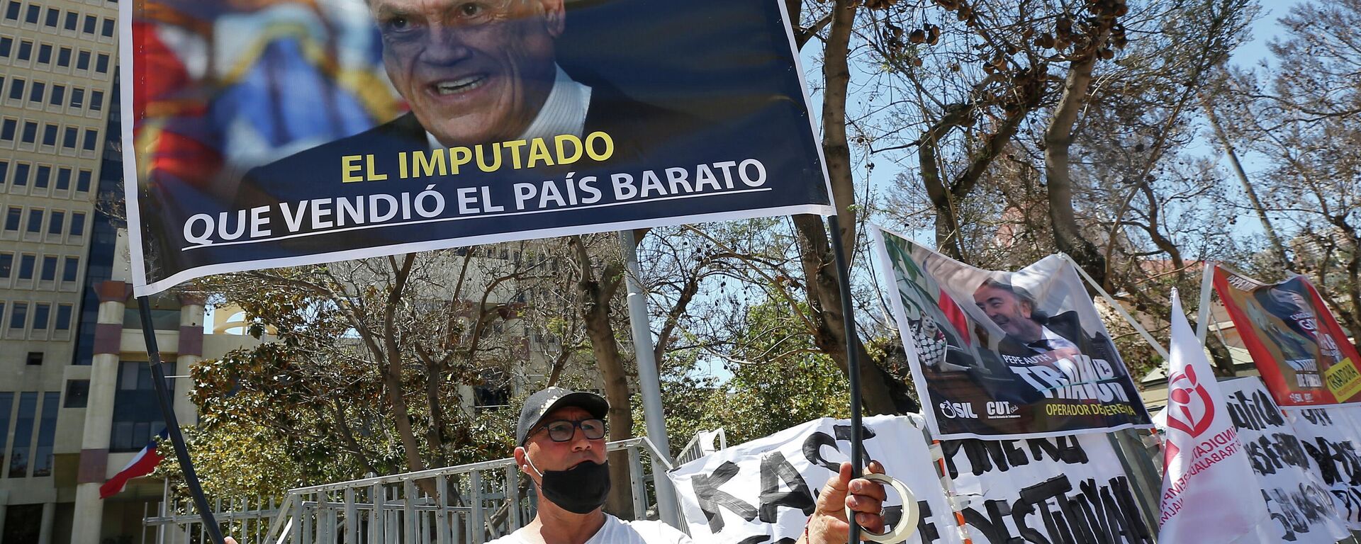 Una protesta contra el presidente chileno, Sebastián Piñera - Sputnik Mundo, 1920, 17.11.2021