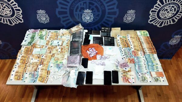 Alijo de drogas y dinero intervenido por la Policía Nacional en Elche - Sputnik Mundo