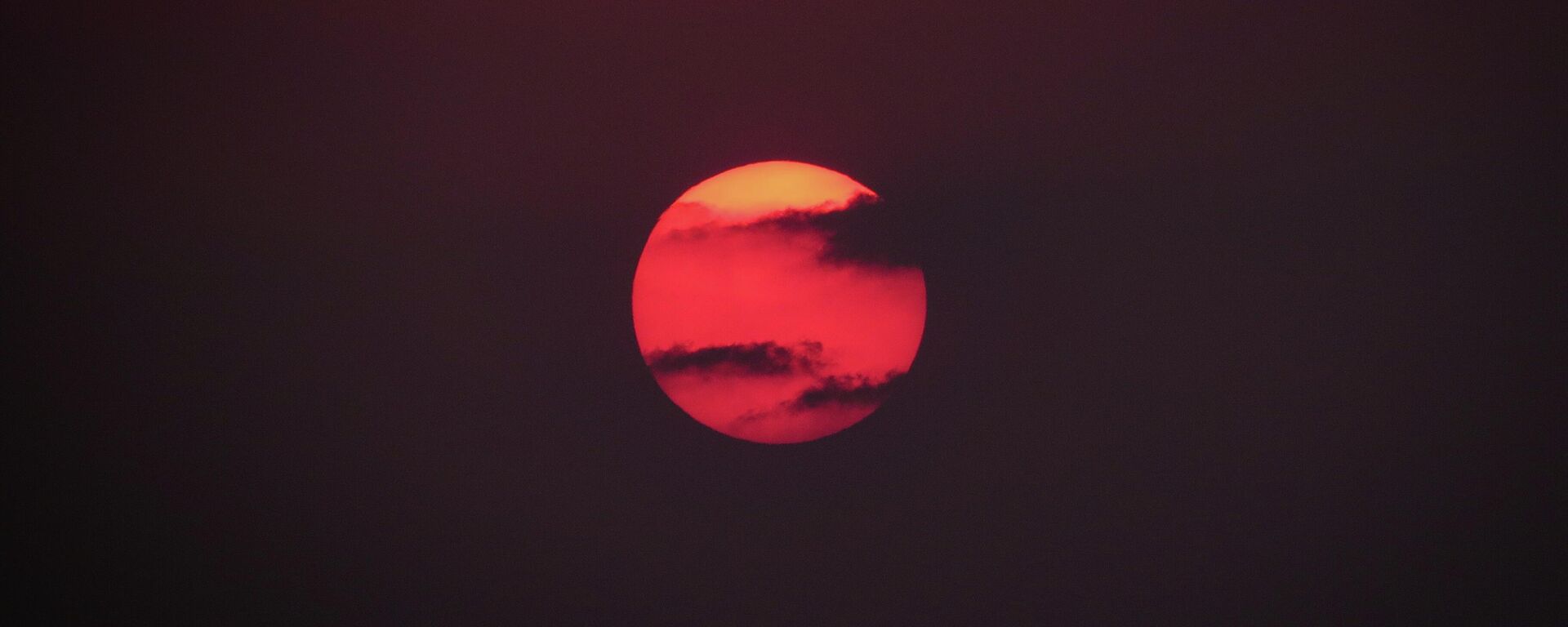 Eclipse lunar parcial - Sputnik Mundo, 1920, 18.11.2021