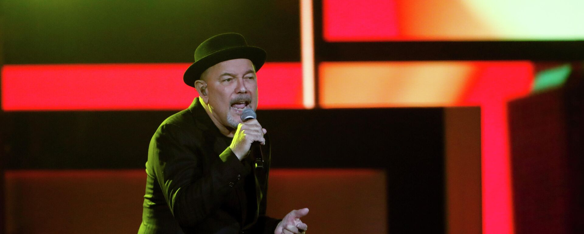 Rubén Blades en la 22 edición de los Grammys Latinos Rubén Blades en la 22 edición de los Grammys Latinos - Sputnik Mundo, 1920, 20.11.2021