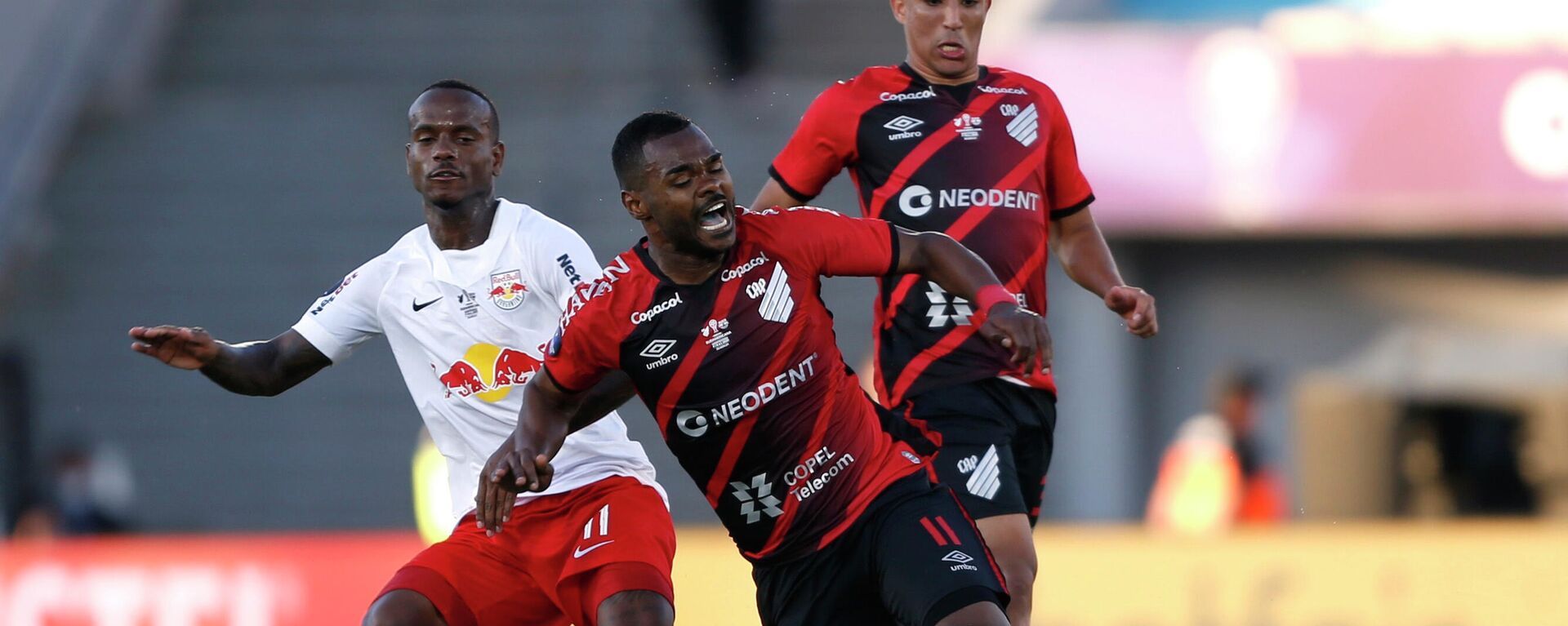 Partido de fútbol entre Athletico Paranaense y Red Bull Bragantino - Sputnik Mundo, 1920, 20.11.2021