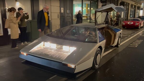Aston Martin Bulldog avistado en Londres - Sputnik Mundo