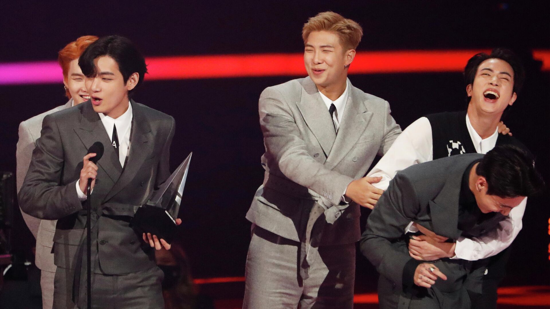 BTS en el escenario de los AMA BTS en el escenario de los AMA - Sputnik Mundo, 1920, 22.11.2021