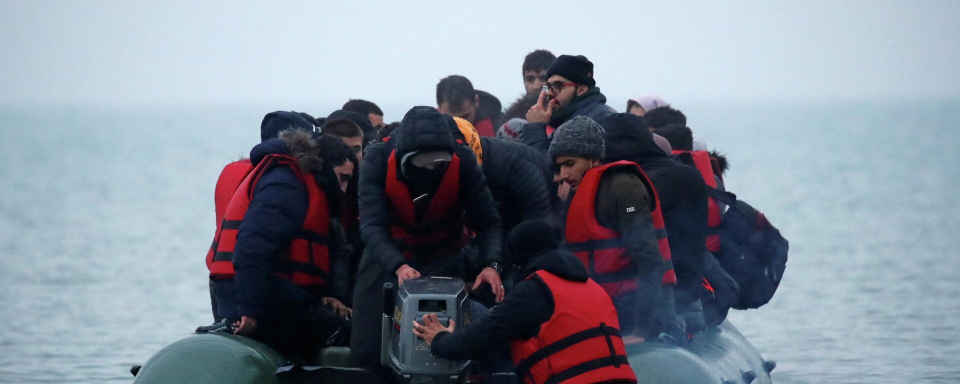 Migrantes en el Canal de la Mancha Migrantes en el Canal de la Mancha - Sputnik Mundo, 1920, 26.11.2021