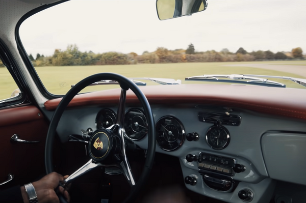 El Porsche 356 transformado en un auto eléctrico por la empresa Electrogenic - Sputnik Mundo