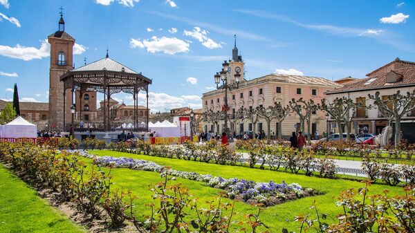 Imagen de una de las avenidas principales de la localidad madrileña de Alcalá de Henares - Sputnik Mundo