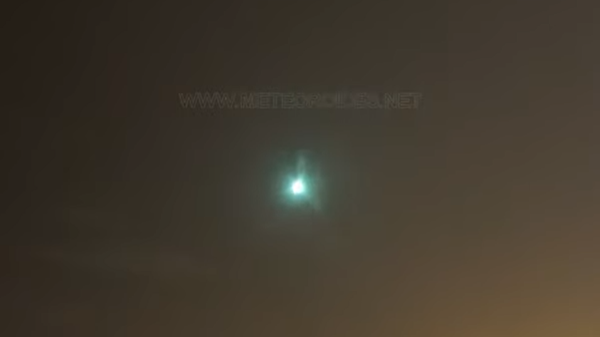 Una bola de fuego atraviesa el cielo de España el 28 de noviembre - Sputnik Mundo