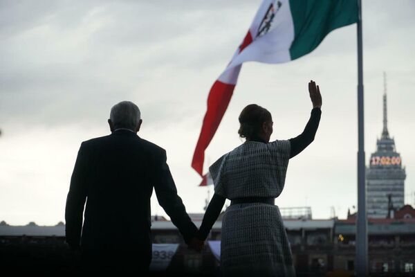 López Obrador y Beatriz Gutiérrez Müller  - Sputnik Mundo