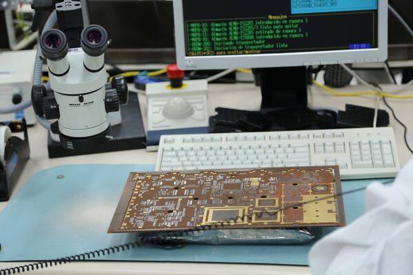 Tarjeta de sistemas de satélites de Thales Alenia Space - Sputnik Mundo