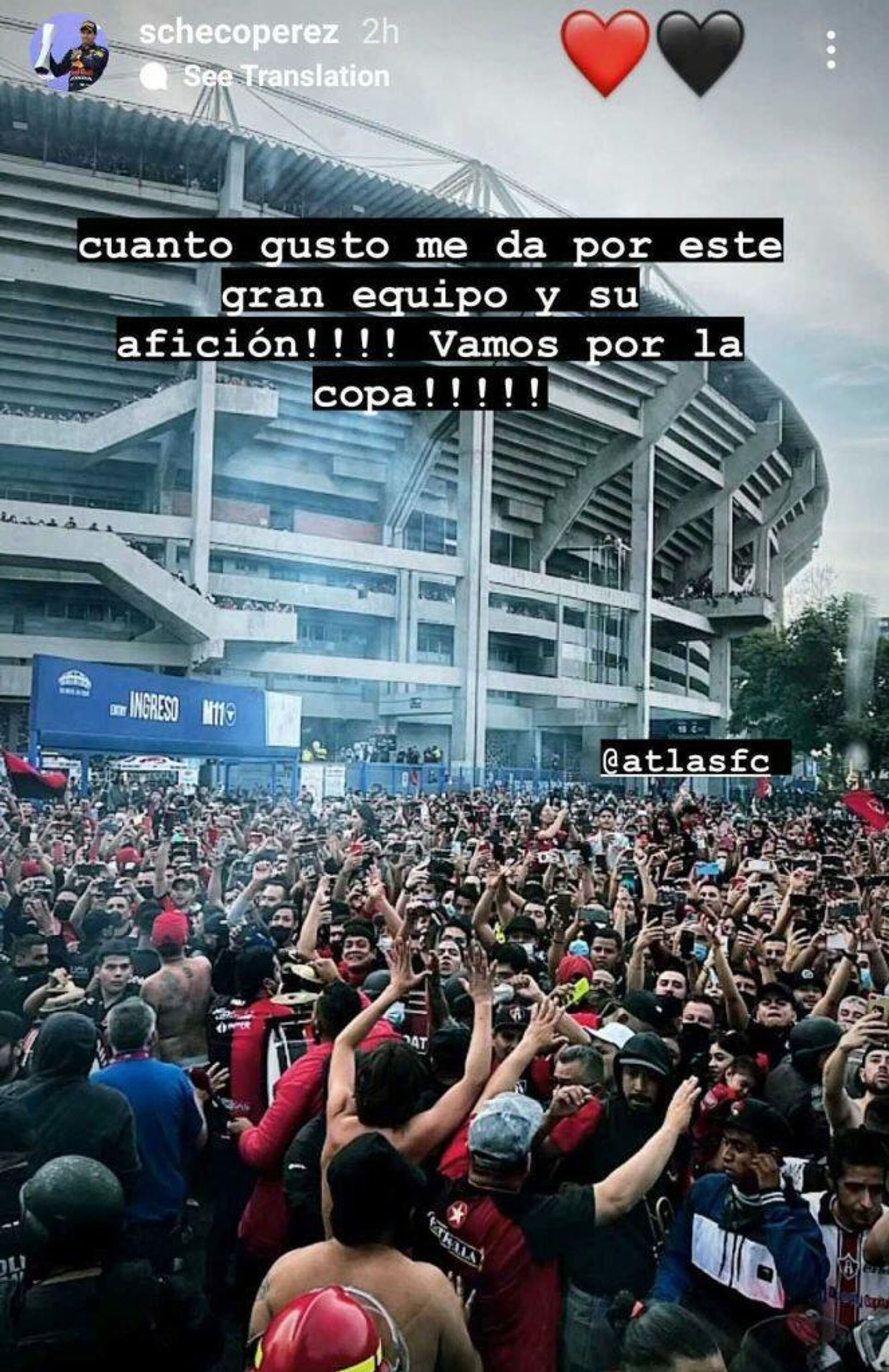 Sergio Checo Pérez celebra el triunfo del Atlas en el futbol mexicano.  - Sputnik Mundo, 1920, 06.12.2021