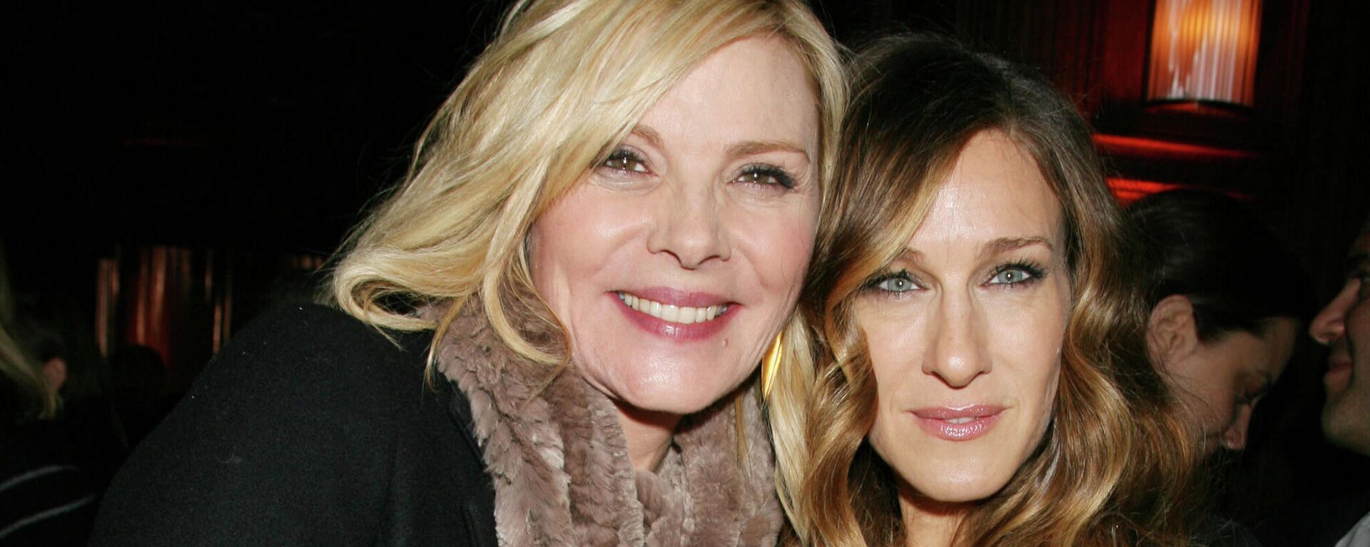 Kim Cattrall junto a Sarah Jessica Parker en 2009 - Sputnik Mundo, 1920, 07.12.2021