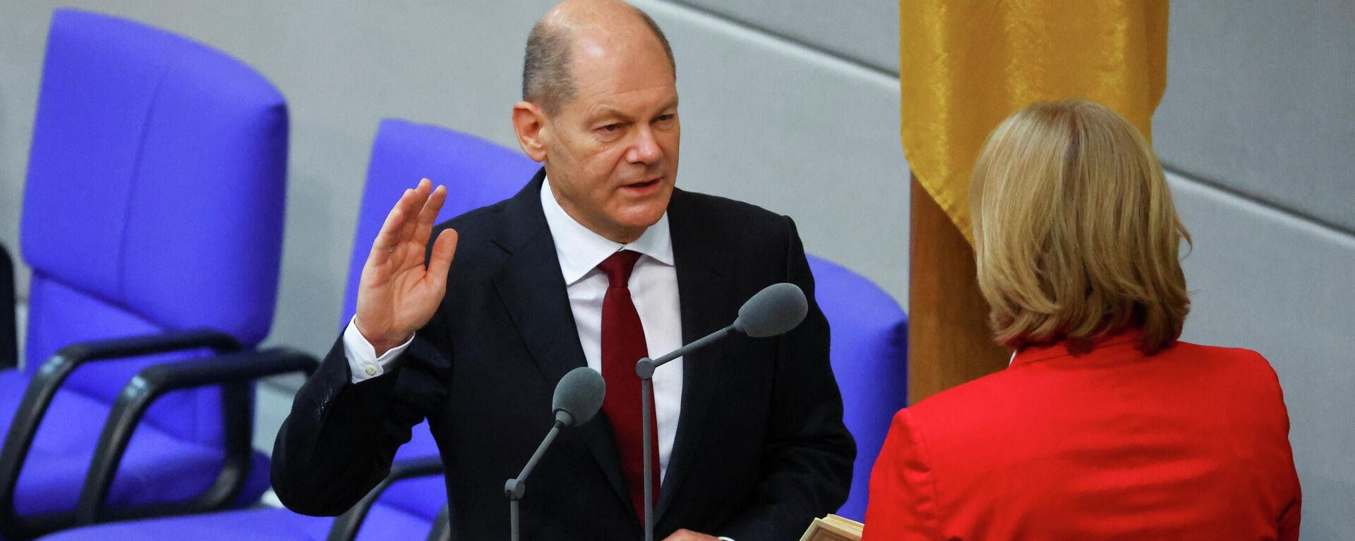 El canciller de Alemania, Olaf Scholz, en la ceremonia - Sputnik Mundo, 1920, 08.12.2021