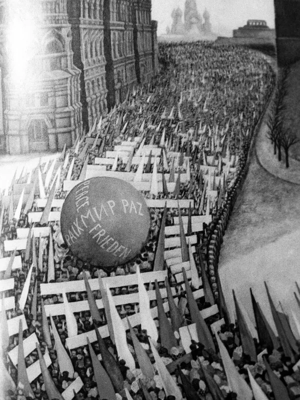 Diego visitó Moscú en dos ocasiones. En 1927, asistió a la celebración del 10 aniversario de la Revolución de Octubre. Observó el desfile militar desde la azotea del Mausoleo de Lenin.En la foto: la obra La demostración de los obreros en Moscú, el 7 de noviembre de 1955. Diego visitó Moscú en dos ocasiones. En 1927, asistió a la celebración del 10 aniversario de la Revolución de Octubre. Observó el desfile militar desde la azotea del Mausoleo de Lenin.En la foto: la obra La demostración de los obreros en Moscú, el 7 de noviembre de 1955. - Sputnik Mundo