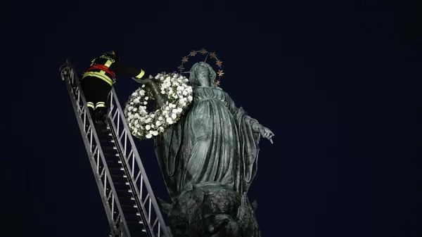 La estatua de la Virgen María en Roma - Sputnik Mundo