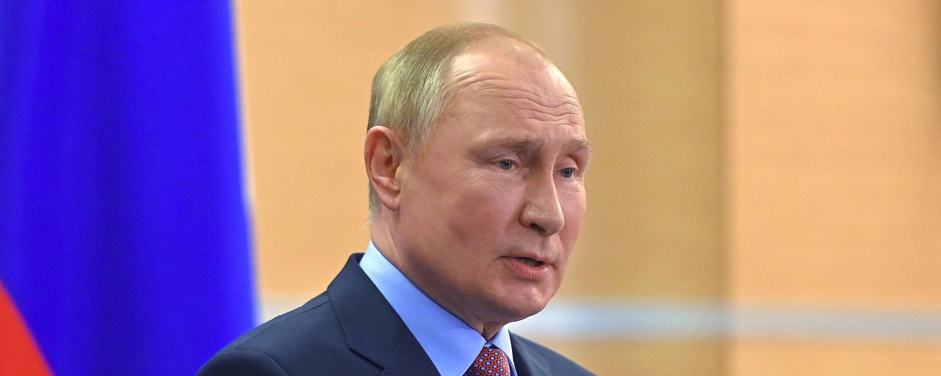 Putin tras de las conversaciones con el el primer ministro griego, Kyriakos Mitsotakis - Sputnik Mundo, 1920, 08.12.2021