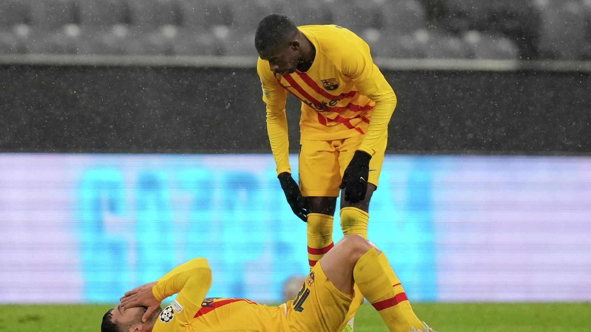 Jordi Alba lesionado en el encuentro contra el Bayern de Munich Jordi Alba lesionado en el encuentro contra el Bayern de Munich - Sputnik Mundo, 1920, 09.12.2021