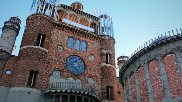 Fachada de la Catedral de Justo, en la localidad madrileña de Mejorada del Campo - Sputnik Mundo