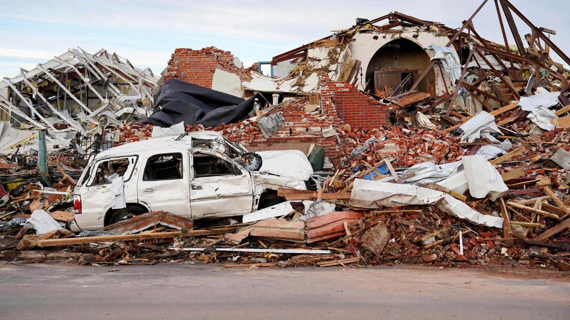 Las consecuencias del tornado en Kentucky, EEUU - Sputnik Mundo, 1920, 11.12.2021