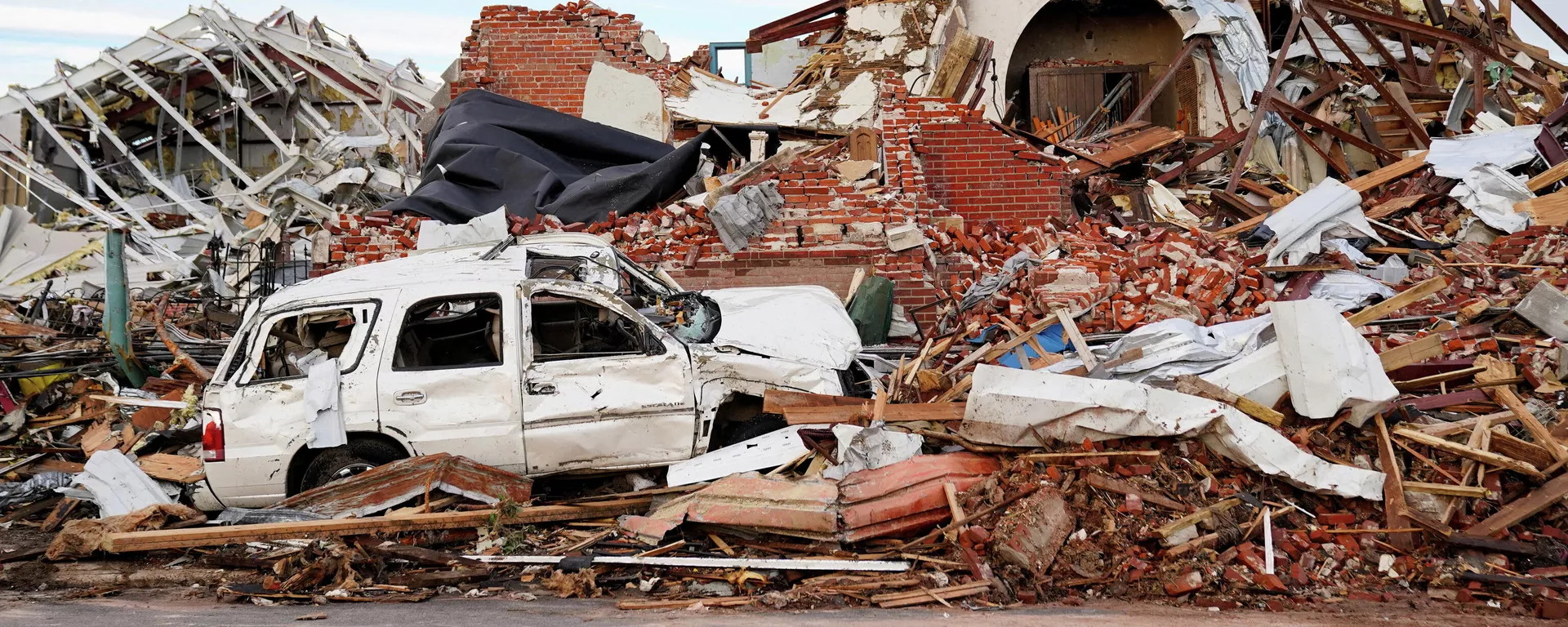 Las consecuencias del tornado en Kentucky, EEUU Las consecuencias del tornado en Kentucky, EEUU - Sputnik Mundo, 1920, 11.12.2021