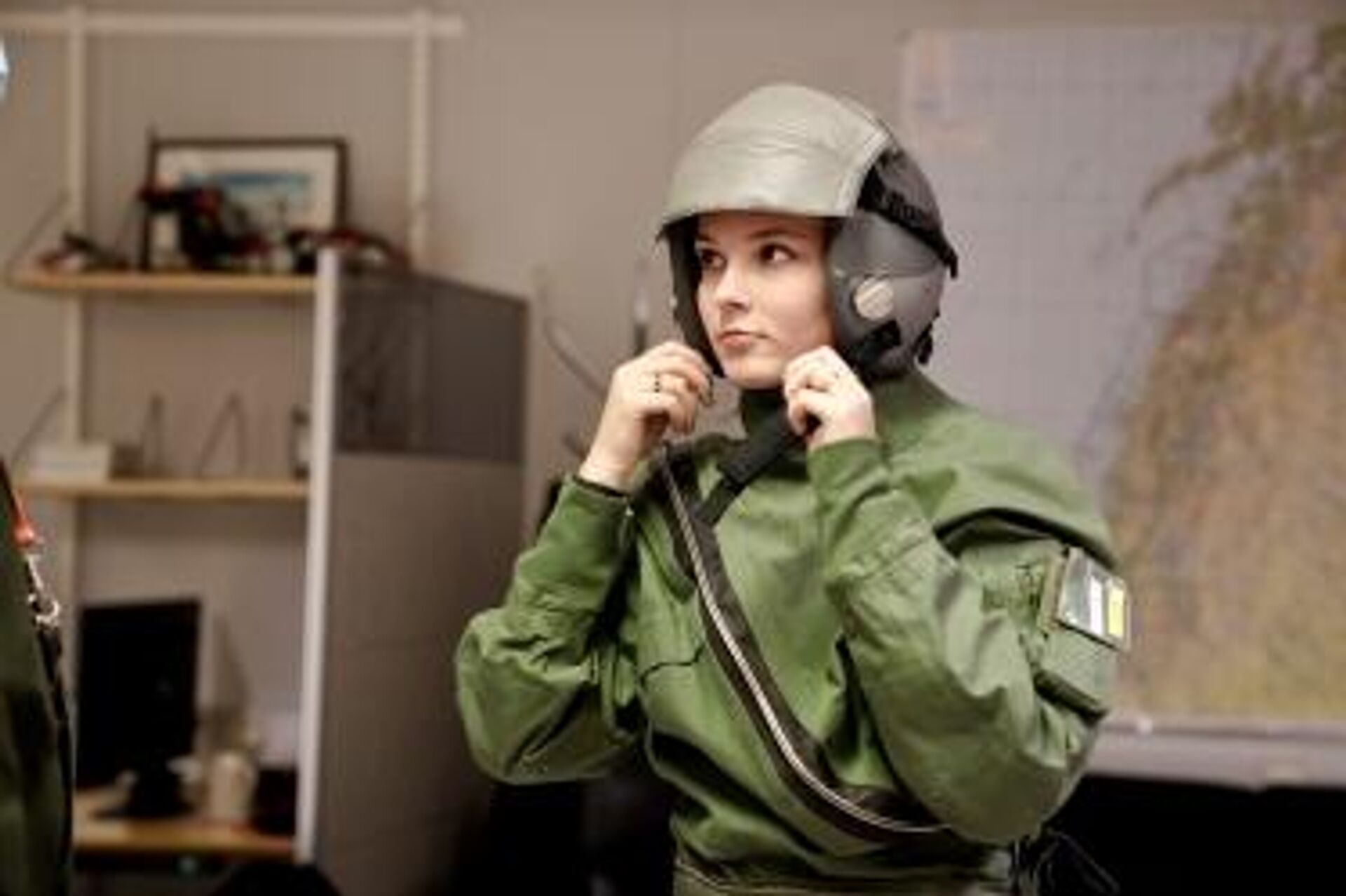 La princesa Ingrid Alexandra de Noruega voló un avión de combate F-16 - Sputnik Mundo, 1920, 13.12.2021