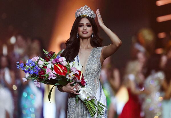 Harnaaz Sandhu, de la India, ganó el título honorífico de Miss Universo y la corona de diamantes. En la final, se impuso a concursantes de Colombia, Francia, Aruba, Paraguay, Filipinas, Puerto Rico, Sudáfrica, Bahamas y Estados Unidos. - Sputnik Mundo