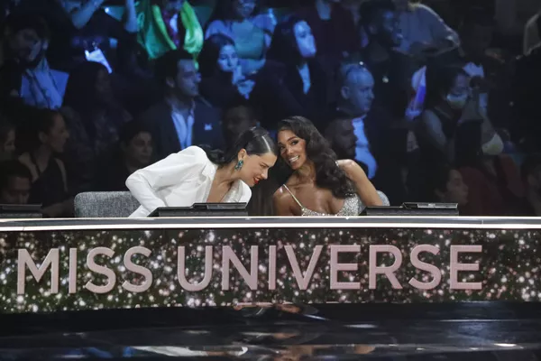 Los jueces de Miss Universo 2021 Adriana Lima y Lori Harvey. Los jueces de Miss Universo 2021 Adriana Lima y Lori Harvey. - Sputnik Mundo