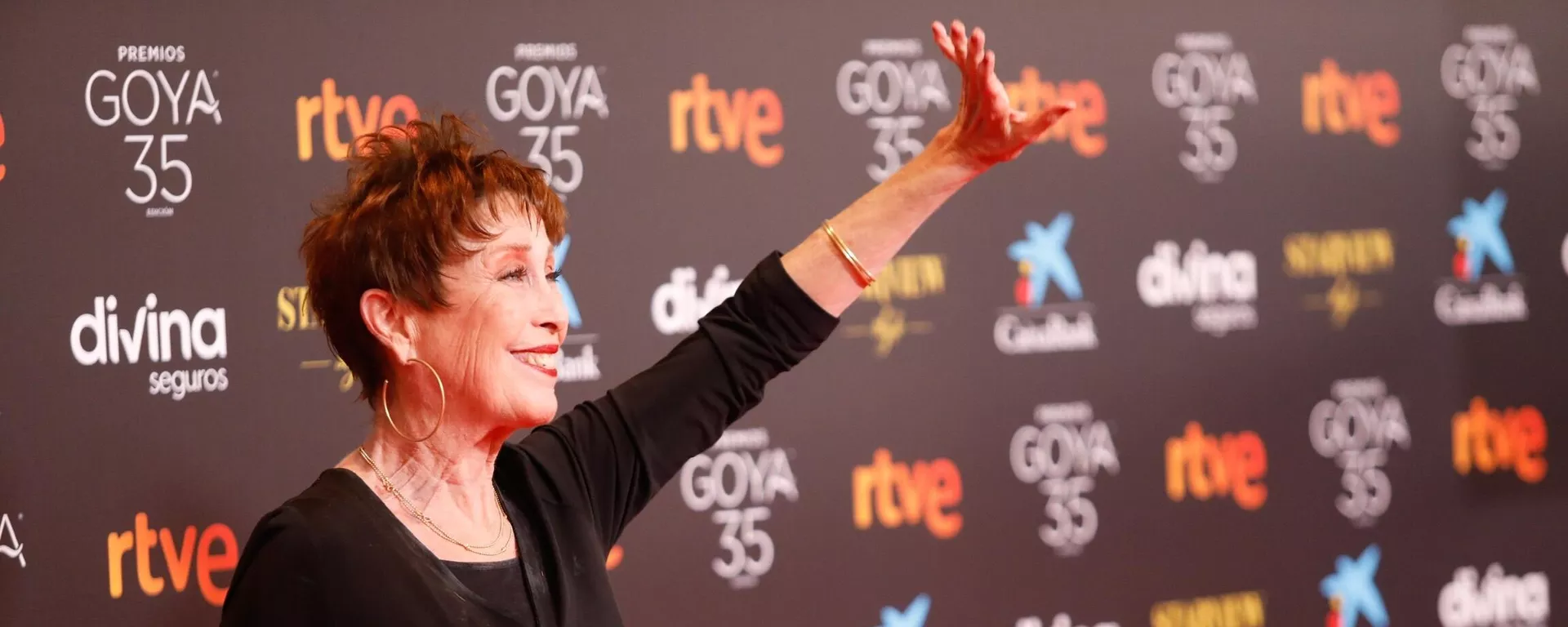 La actriz Verónica Forqué, posa en la alfombra roja en la 35 edición de los Premios Goya en el Teatro del Soho CaixaBank de Málaga a 6 de marzo del 2021 La actriz Verónica Forqué, posa en la alfombra roja en la 35 edición de los Premios Goya en el Teatro del Soho CaixaBank de Málaga a 6 de marzo del 2021 - Sputnik Mundo, 1920, 13.12.2021