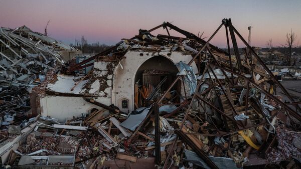 Las consecuencias del tornado en Kentucky, EEUU - Sputnik Mundo