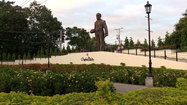 Monumentos a Rubén Darío en el Parque de los Poetas de la ciudad de León, Nicaragua - Sputnik Mundo