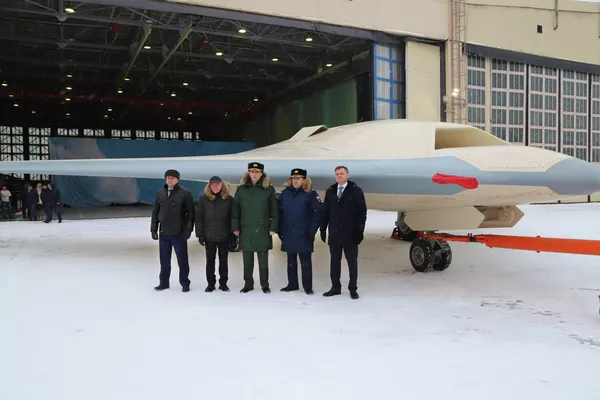 El dron ruso Ojotnik S-70 El dron ruso Ojotnik S-70 - Sputnik Mundo
