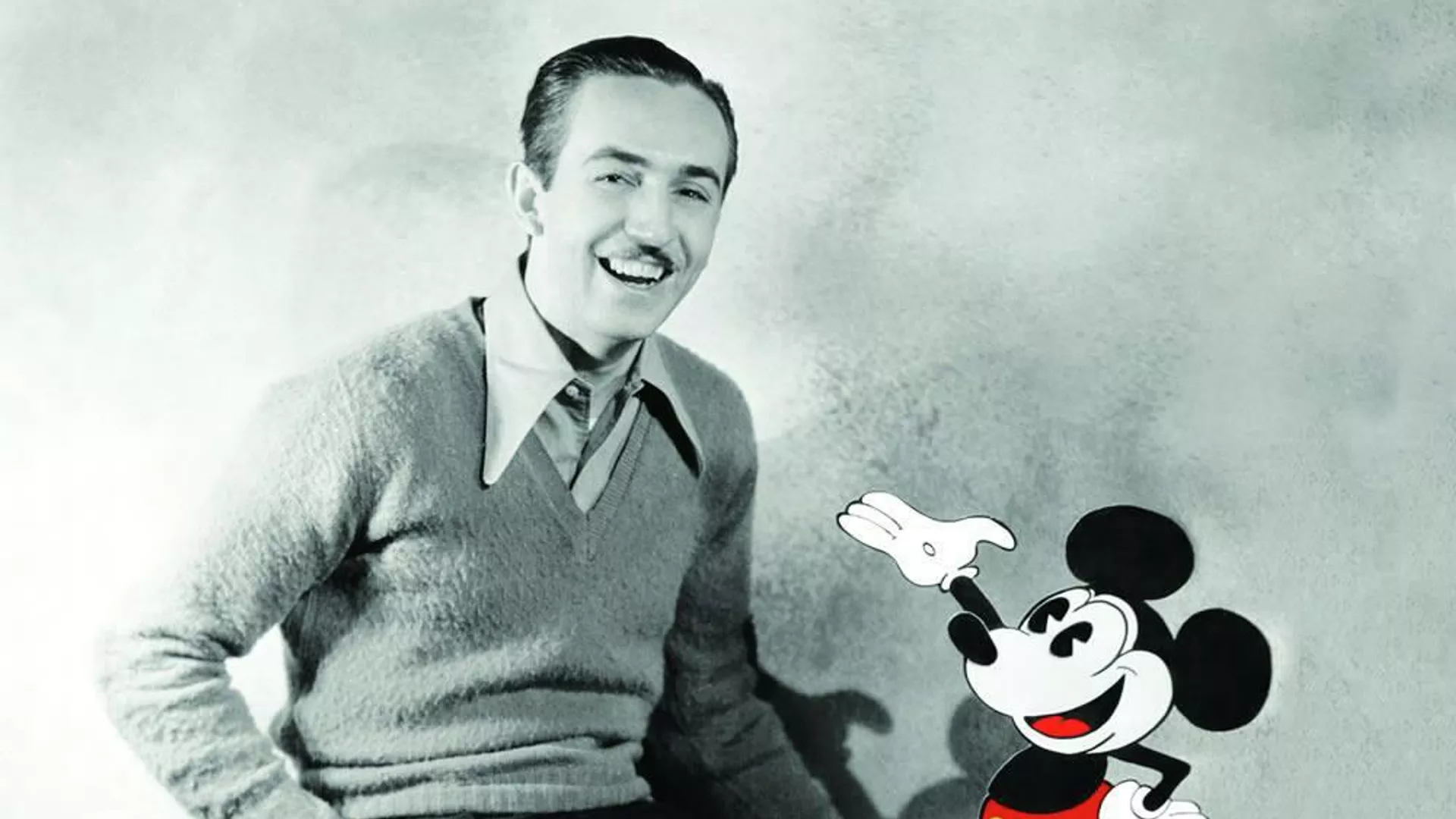 Walt Disney y su personaje estrella: Mickey Mouse. 