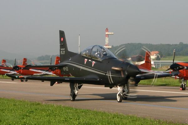 PC-21 maniobrando - Sputnik Mundo