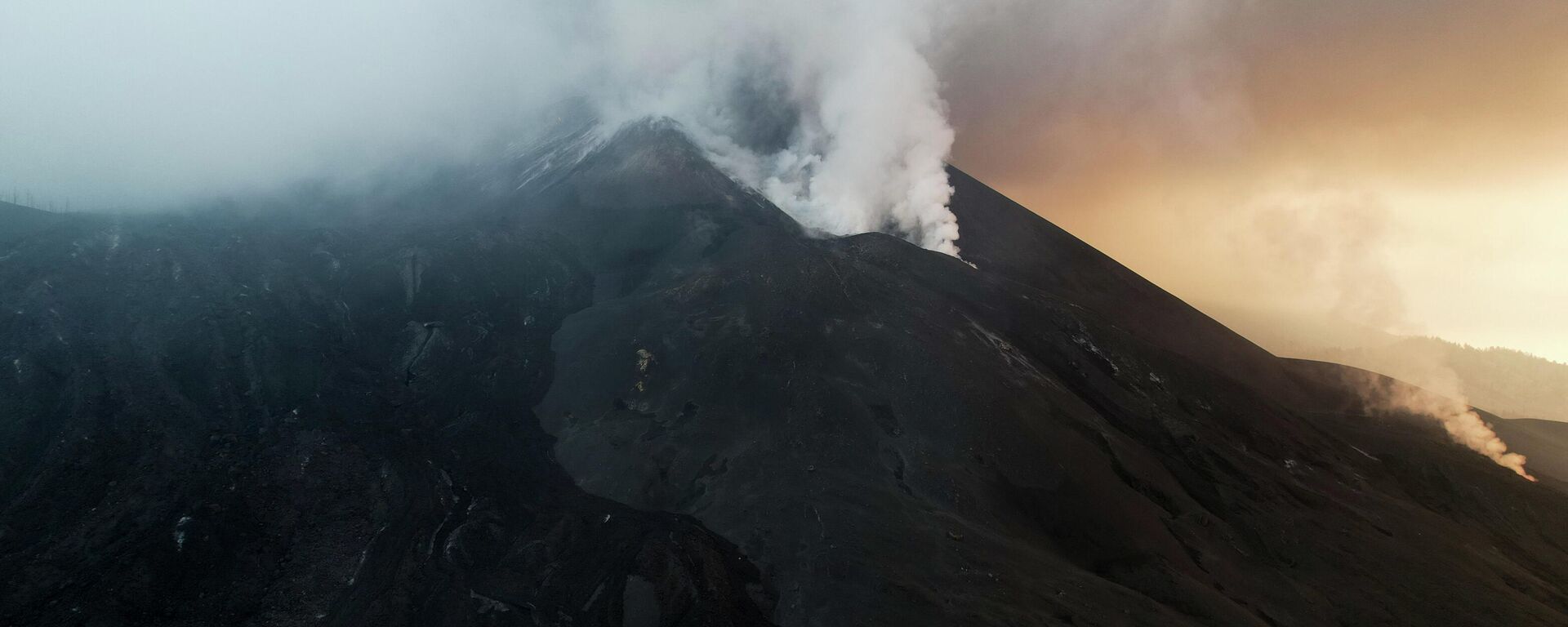 El volcán de La Palma - Sputnik Mundo, 1920, 16.12.2021