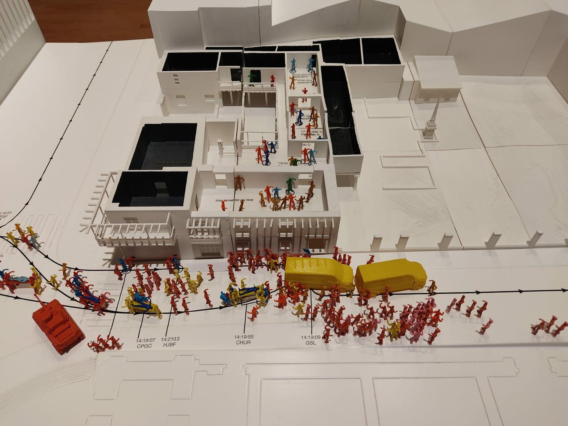 Representación del Palacio de Justicia y el recorrido que hicieron los sobrevivientes de la toma guerrillera y retoma oficial del edificio - Sputnik Mundo, 1920, 16.12.2021