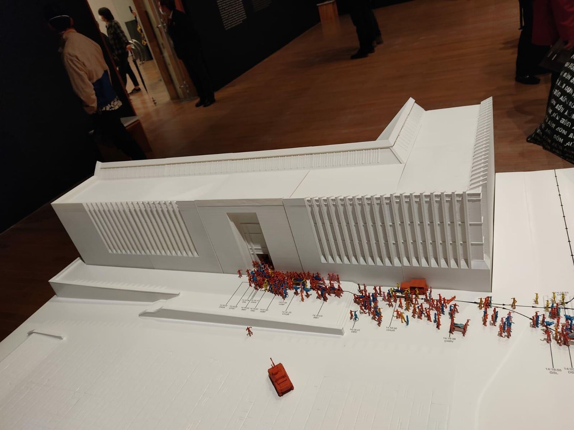 Representación del Palacio de Justicia y el recorrido que hicieron los sobrevivientes de la toma guerrillera y retoma oficial del edificio - Sputnik Mundo, 1920, 16.12.2021