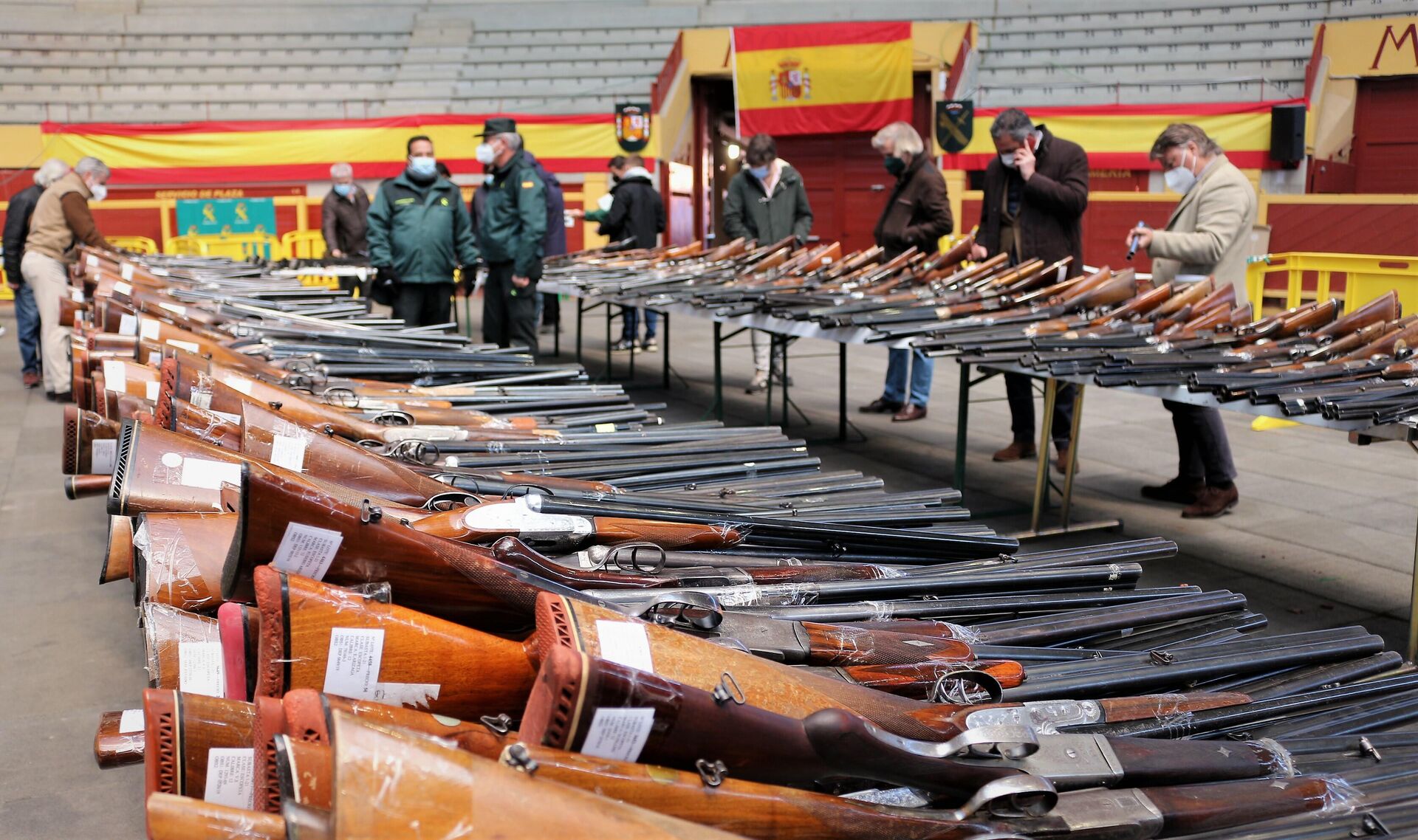 Imagen de la subasta de armas de la Guardia Civil en la localidad madrileña de Moralzarzal - Sputnik Mundo, 1920, 17.12.2021