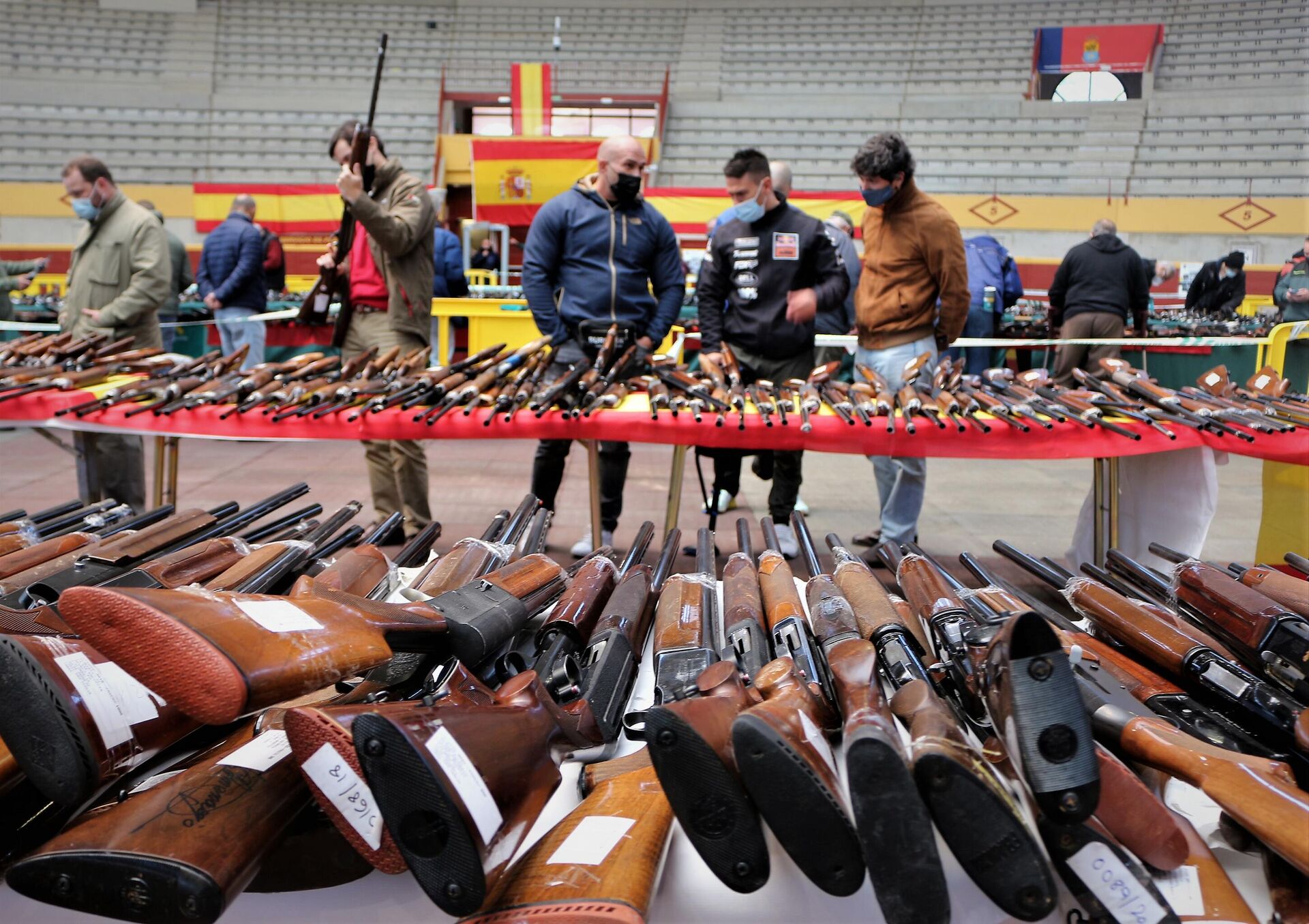 Imagen de la subasta de armas de la Guardia Civil en la localidad madrileña de Moralzarzal - Sputnik Mundo, 1920, 17.12.2021