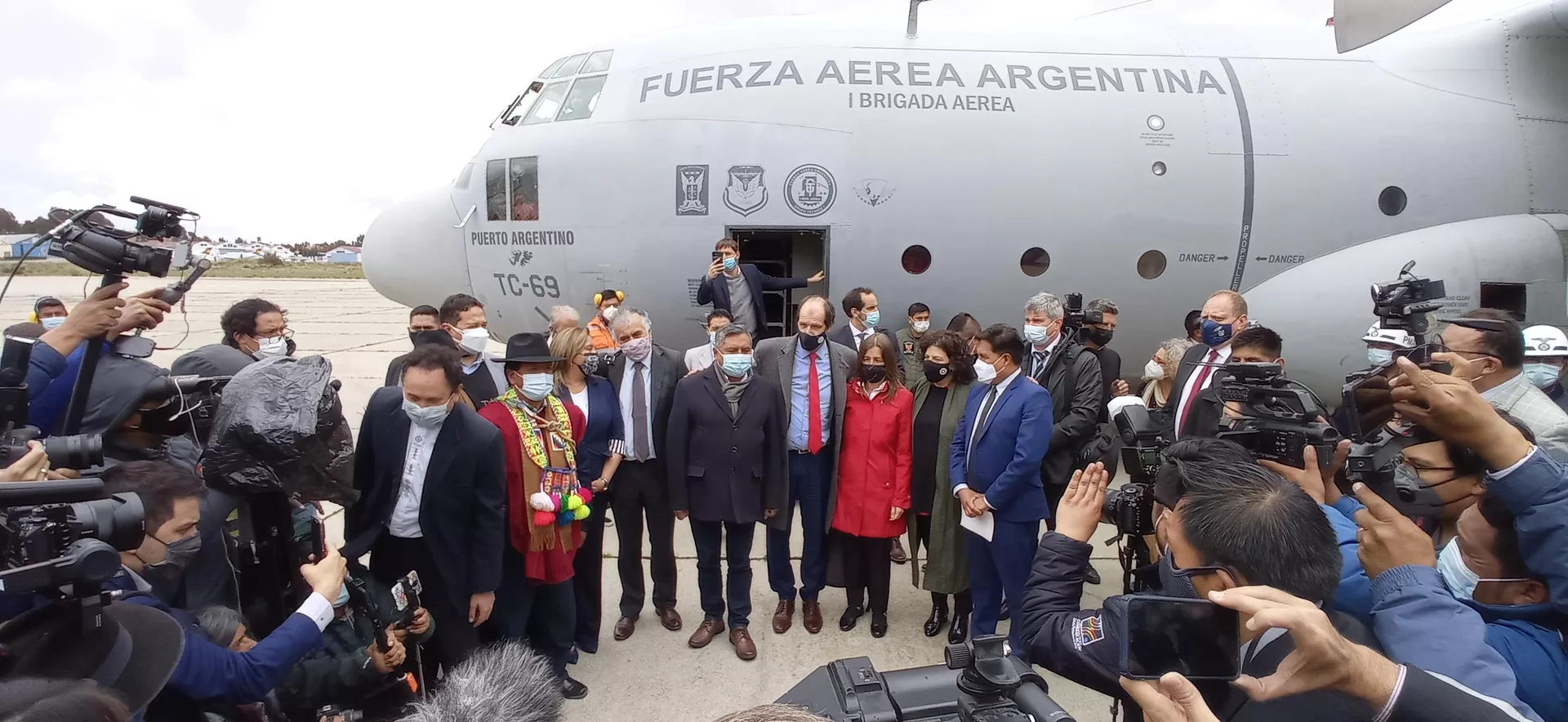 Llegada a Bolivia de las vacunas anti-COVID-19 donadas por Argentina - Sputnik Mundo, 1920, 21.12.2021