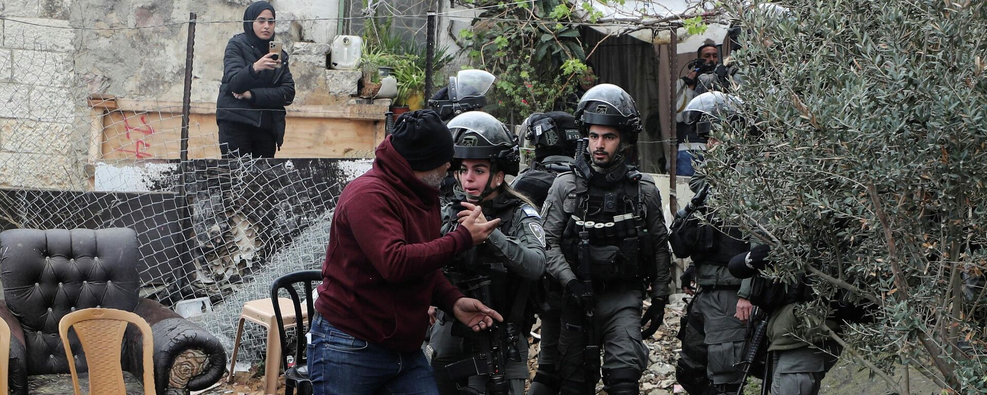 Enfrentamiento entre Policía y manifestantes en el barrio de Sheij Jarrah - Sputnik Mundo, 1920, 21.12.2021