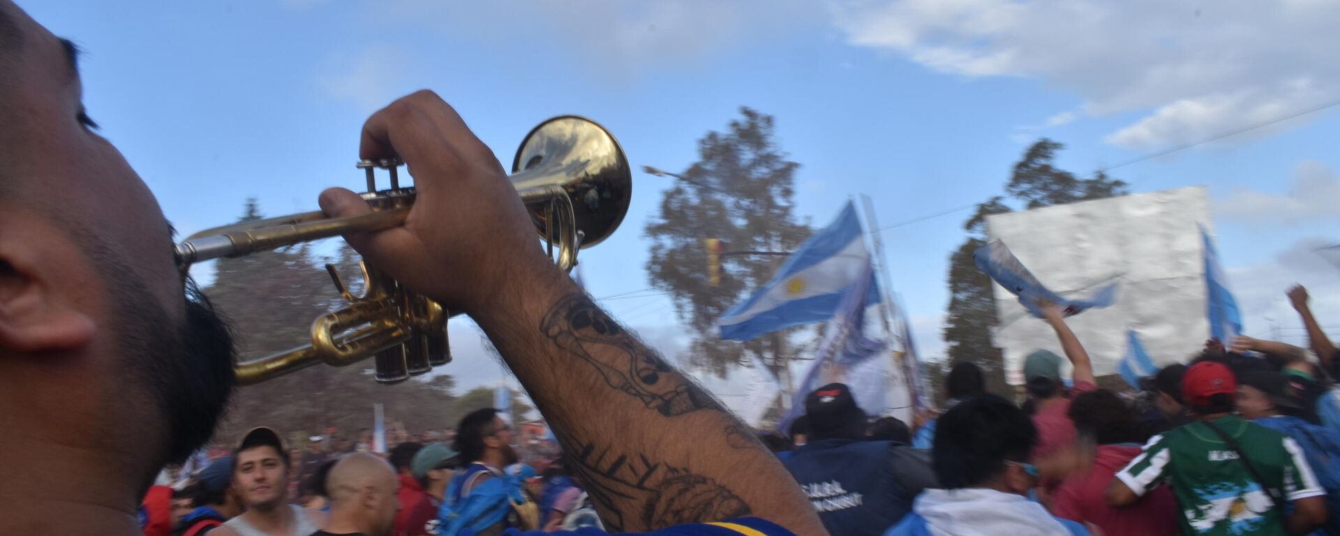 Marcha contra la ley de megaminería en Chubut, Argentina - Sputnik Mundo, 1920, 21.12.2021