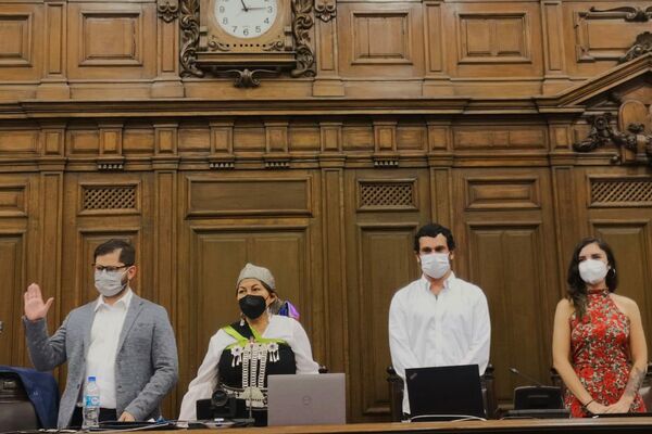 Gabriel Boric visita la Convención Constituyente - Sputnik Mundo