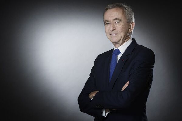 El multimillonario francés Bernard Arnault, presidente del grupo Louis Vuitton Moët Hennessy, este año se convirtió en el hombre más rico del mundo, según la revista Forbes. - Sputnik Mundo