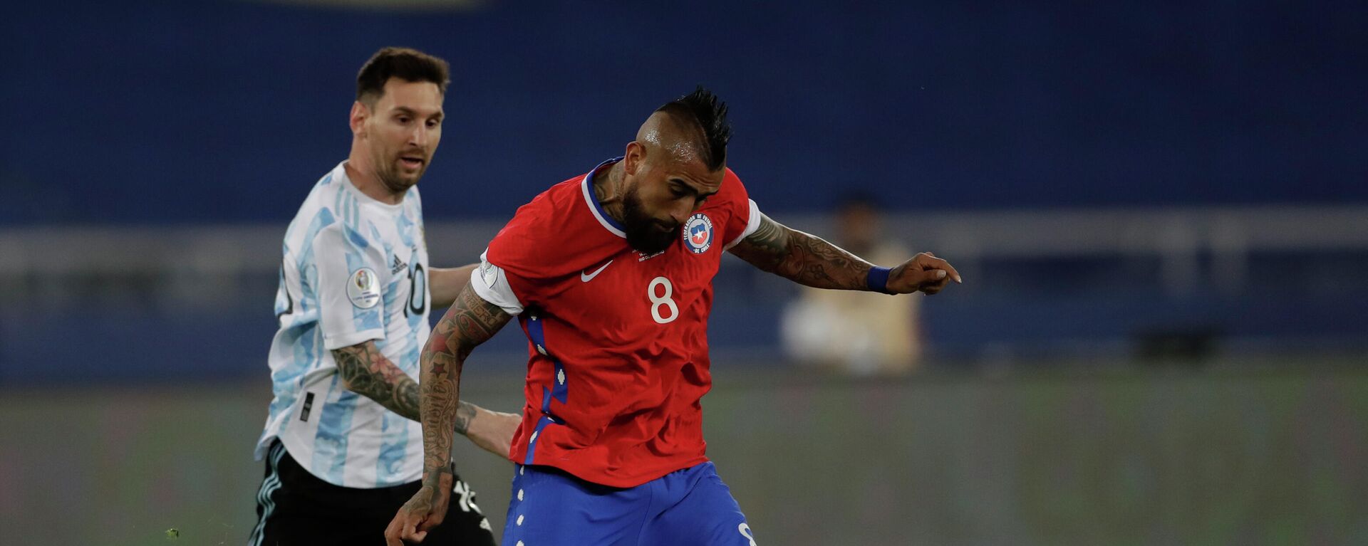 Arturo Vidal y Lionel Messi. Copa América 2021 - Sputnik Mundo, 1920, 23.12.2021